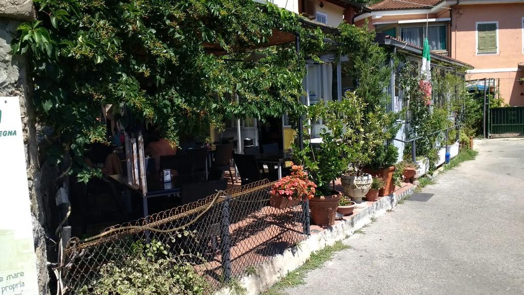 Affitta Camere Da Lalla Dolcedo Buitenkant foto